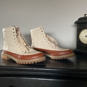 NWOB booties by Mi.iM